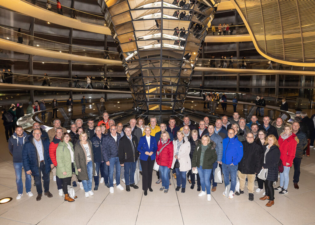 Delegation der Feuerwehren besucht Berlin